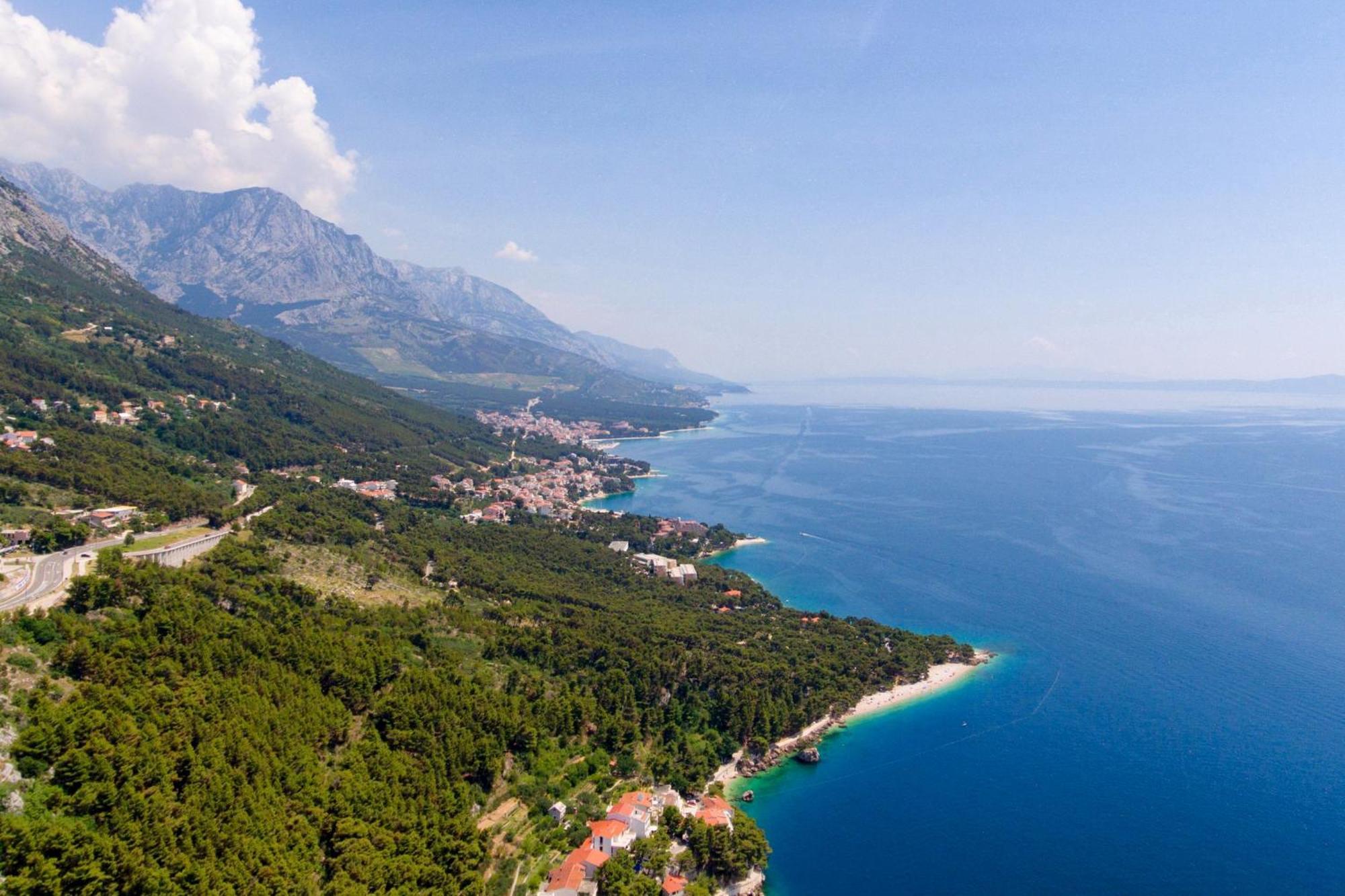 Apartments And Rooms By The Sea Brela, Makarska - 2752 Esterno foto