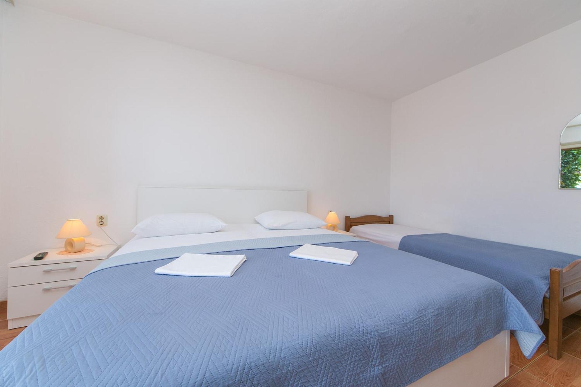 Apartments And Rooms By The Sea Brela, Makarska - 2752 Esterno foto